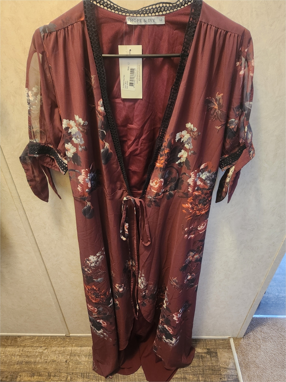 Hope & Ivy Burgundy Floral Satin Robe with Trim